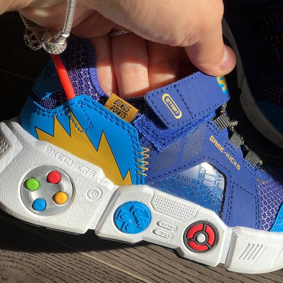 Skechers Game Kicks: Gametronix blue boy sneakers. Size 12. - Picture 4 of 11